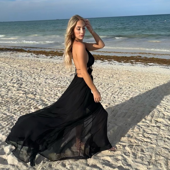 sau lee sydney black gown revolve - Picture 4 of 5